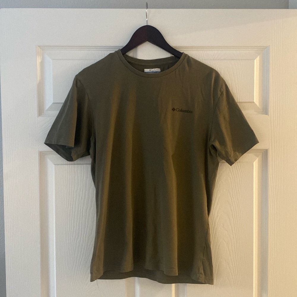 Men’s Small Columbia T Shirt, used good condition
